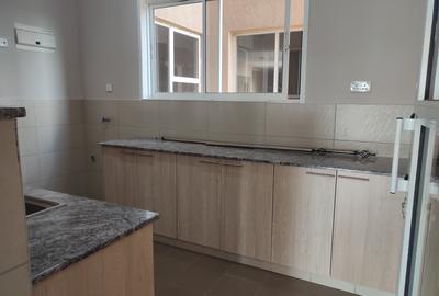 4 Bed Townhouse with En Suite at Riverside Drive