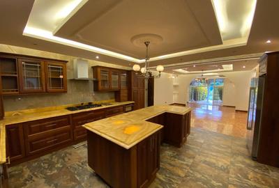 4 Bed House with En Suite in Runda - 2