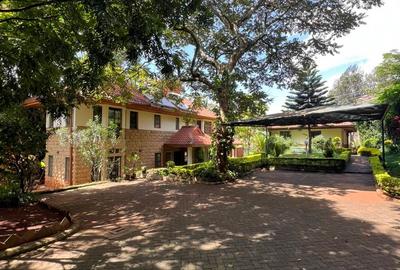 5 Bed Villa with En Suite in Rosslyn - 2