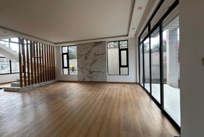 4 Bed Villa with En Suite at Lavington