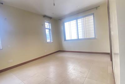 4 Bed Apartment with En Suite at Parklands - 4