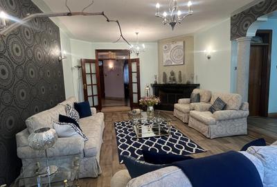 5 Bed Townhouse with En Suite in Riverside - 3