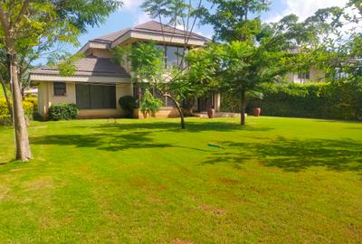 4 Bed Villa with En Suite in Ridgeways