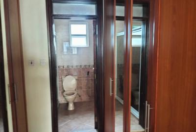 4 Bed Townhouse with En Suite in Westlands Area
