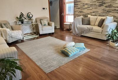 Serviced 4 Bed Apartment with En Suite at Parklands