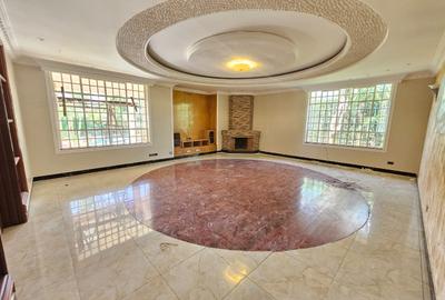 5 Bed House with En Suite in Runda