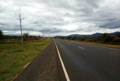 Land at Corner Baridii.