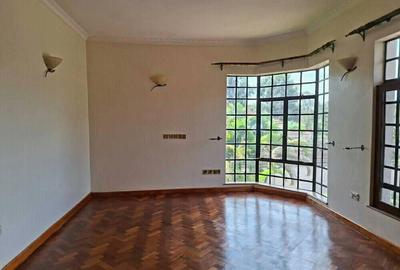 4 Bed House with En Suite in Runda - 4