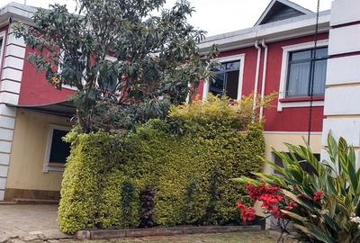 5 Bed Townhouse with En Suite in Westlands Area