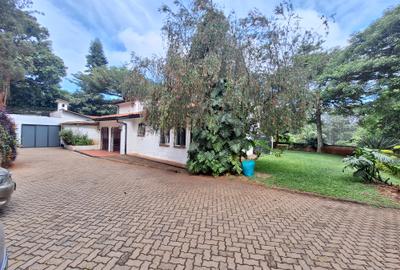 4 Bed House with En Suite at Hill View Close - 3