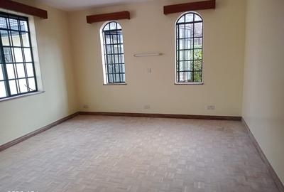 4 Bed House with En Suite at Runda