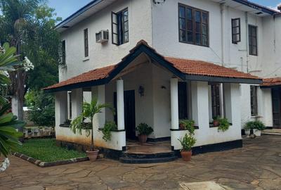 5 Bed House with En Suite in Nyali Area