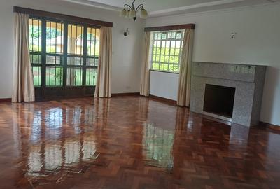 4 Bed House with En Suite in Runda