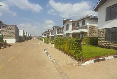 4 Bed House with En Suite at Komrade