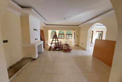 5 Bed House with Staff Quarters in Kitisuru