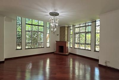 5 Bed Villa with En Suite in Lavington - 3