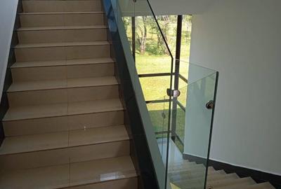 5 Bed Townhouse with En Suite in Karen - 4