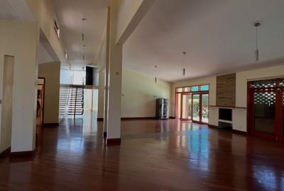 4 Bed House with En Suite in Runda - 3