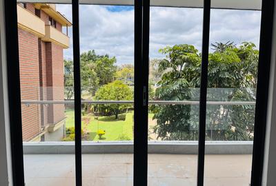 2 Bed Apartment with En Suite in Kilimani - 4