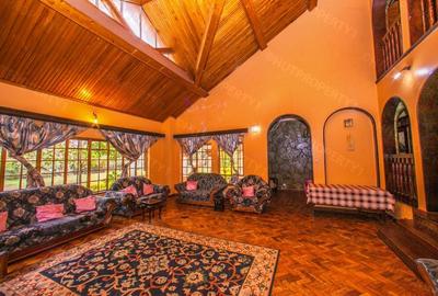 5 Bed Townhouse with En Suite at Mimosa Drive - 4