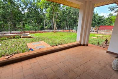 4 Bed House with En Suite in Rosslyn