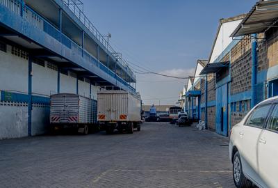 5,000 ft² Warehouse with Backup Generator in Industrial Area - 2