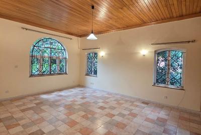 4 Bed Townhouse with En Suite in Hill View - 4