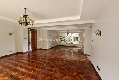 4 Bed Apartment with En Suite in Riverside