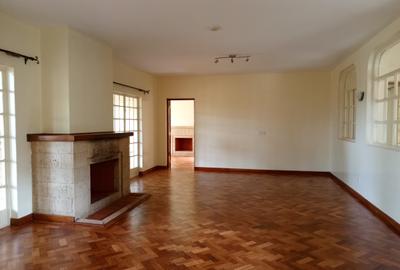 5 Bed Townhouse with En Suite in Rosslyn