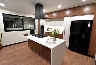 Furnished 3 Bed Apartment with En Suite in Riverside - 3