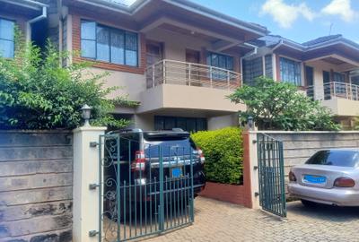 5 Bed Townhouse with En Suite at Masanduku Lane