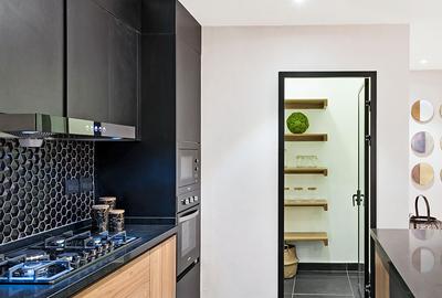 Furnished 3 Bed Apartment with En Suite in Brookside - 4