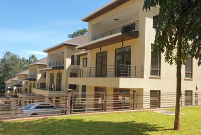 5 Bed Townhouse with En Suite at Lavington