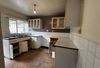 3 Bed Townhouse with En Suite in Brookside