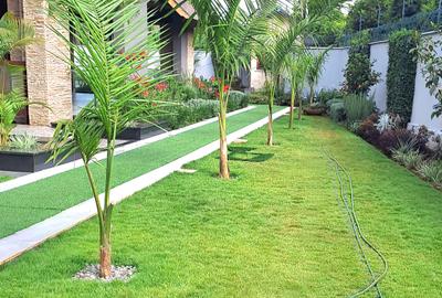 5 Bed Villa with En Suite at Runda