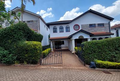 4 Bed Townhouse with En Suite at Brookside Drive