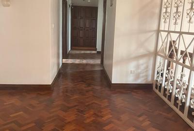 5 Bed House with En Suite in Runda - 3