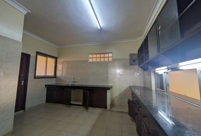 3 Bed Apartment with En Suite in Nyali Area