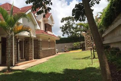 5 Bed House with En Suite in Rosslyn