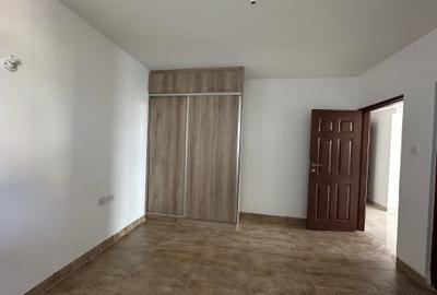 4 Bed Apartment with En Suite in General Mathenge