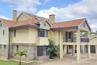 5 Bed House with En Suite in Runda