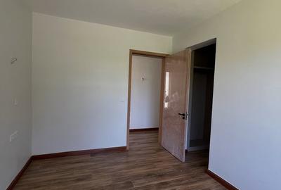 6 Bed Townhouse with En Suite at Lavington Green - 4