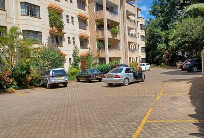4 Bed Apartment with En Suite in Lower Kabete