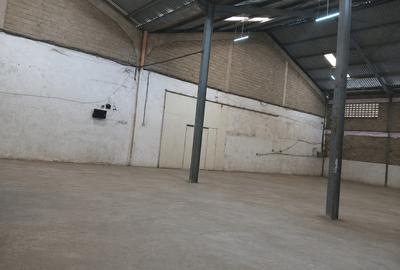 10,000 ft² Warehouse in Industrial Area - 3