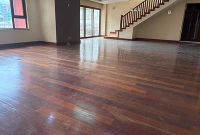 4 Bed Apartment with En Suite at Parklands