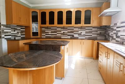 5 Bed House with En Suite in Loresho