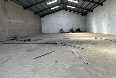 5,000 ft² Warehouse with Parking in Embakasi