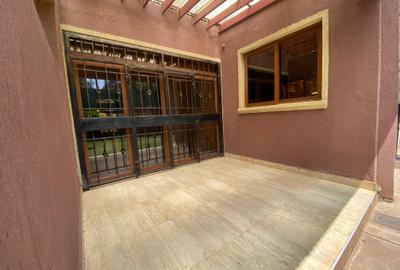 5 Bed Townhouse with En Suite in Lavington