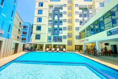 Serviced 2 Bed Apartment with En Suite at 1St Avanue