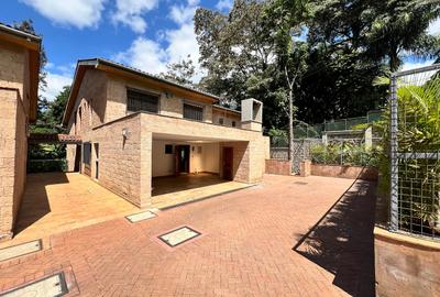 5 Bed Townhouse with En Suite in Lavington